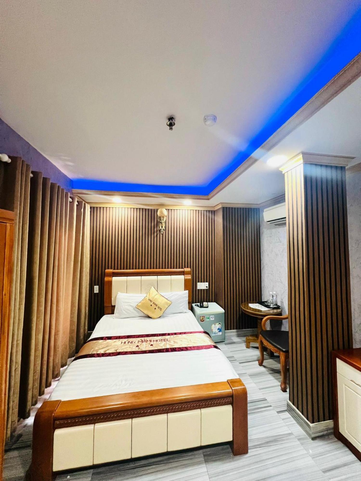 HÙNG MIAMI HOTEl - 2 SAO Hô Chi Minh-Ville Extérieur photo